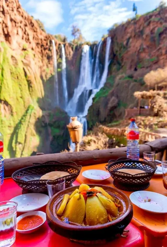 Pique-nique luxe aux cascades d'Ouzoud